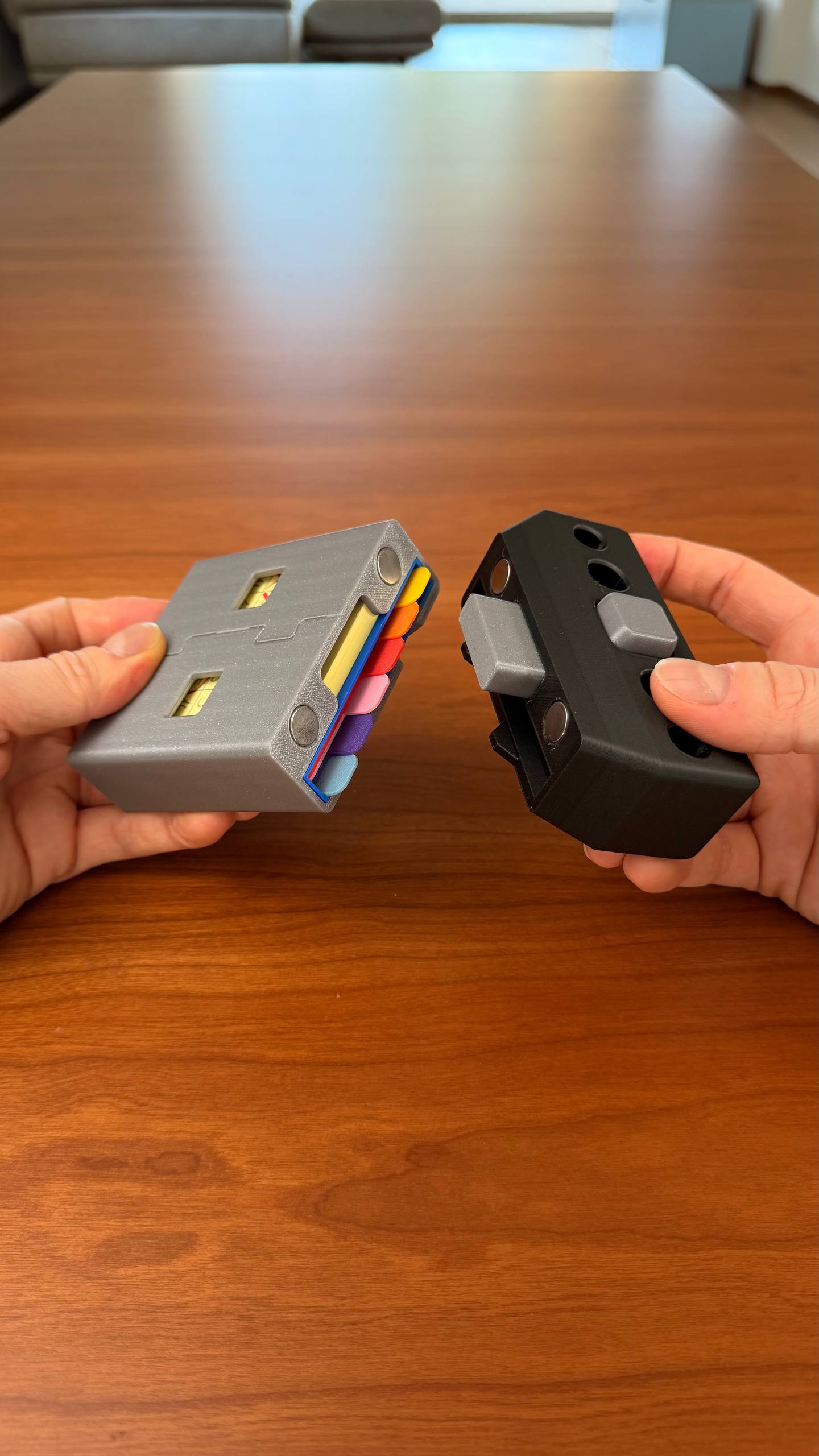 USB Note™ Magnetic Sticky Note Holder & Secret Desk Organizer